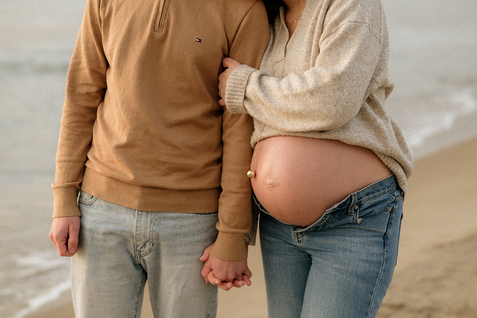 Shooting grossesse à la plage de l
